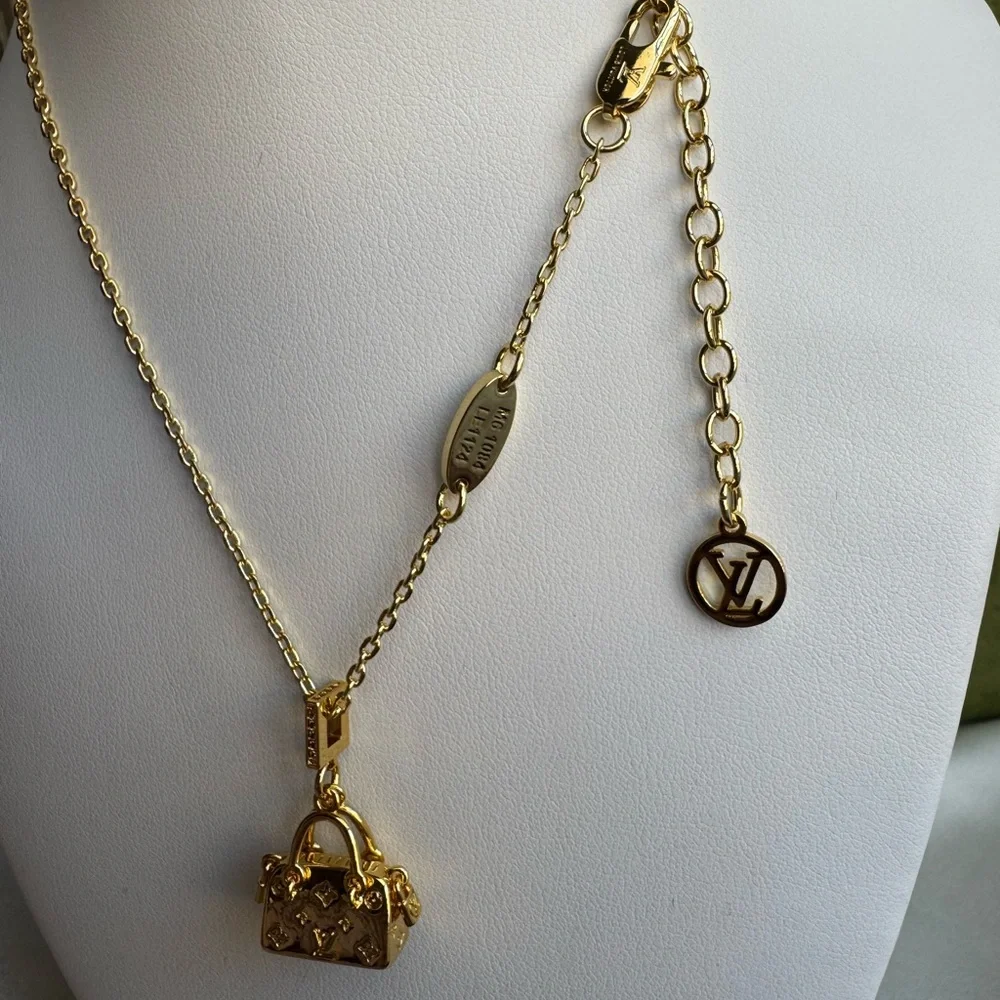 Gold Handbag Pendant Necklace - Picture 6 of 6